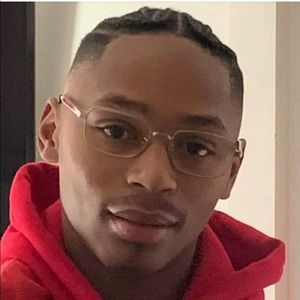 Meet your Posher, Julian